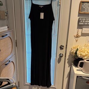 Green Envelope Classic Black Maxi Dress